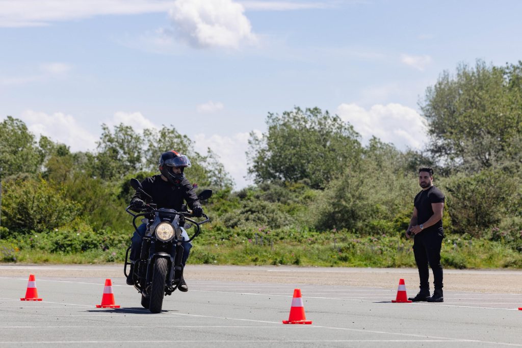 De 12 AVB-oefeningen: alles wat jij moet weten voor jouw motor rijexamen