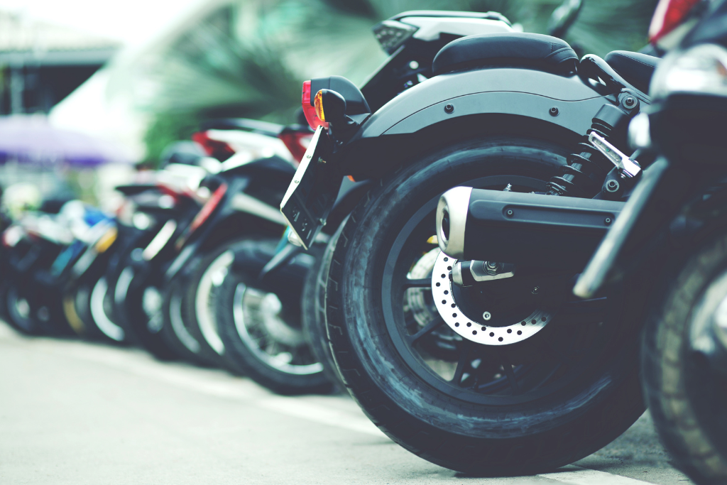 De beste motorrijschool in Den Haag kiezen? Hier is waar je op moet letten: